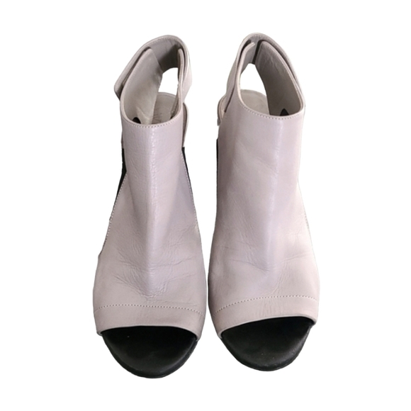VINCE Anetta Chelsea Booties Heels 40 9 Slingback Sandals RARE Woodsmoke Grey - Picture 15 of 16